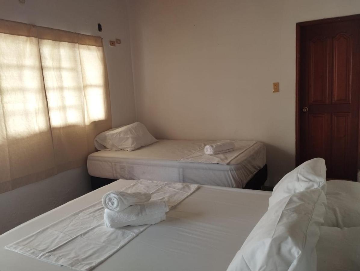 Leticias Guest House Exterior foto