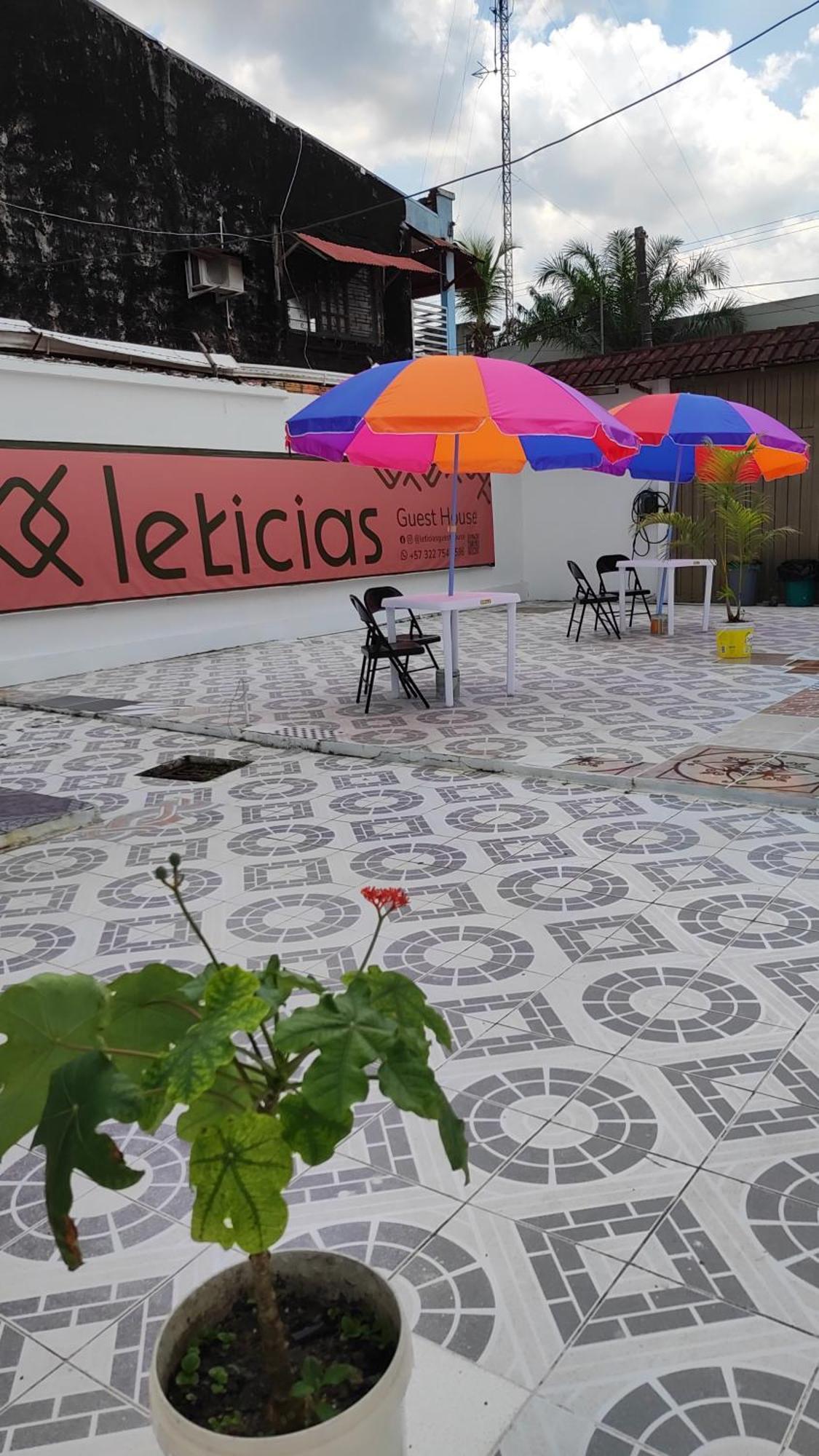 Leticias Guest House Exterior foto